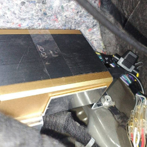 カマロのコンソール奥にDSP設置